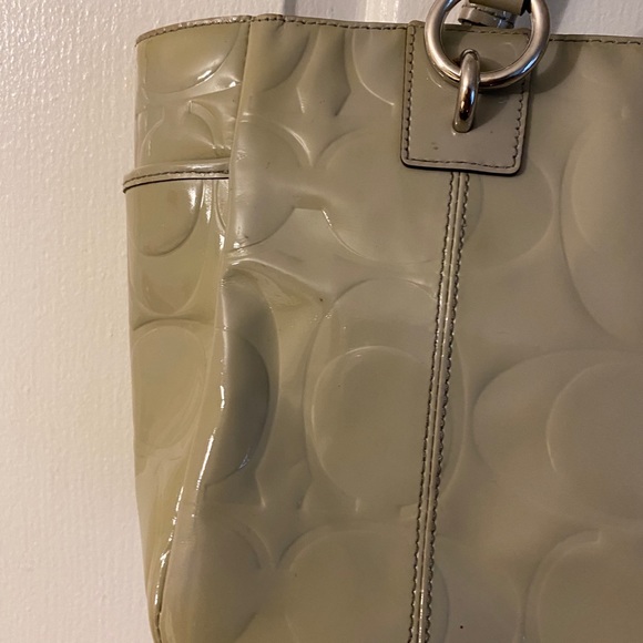 Coach - Picture 4 of 9